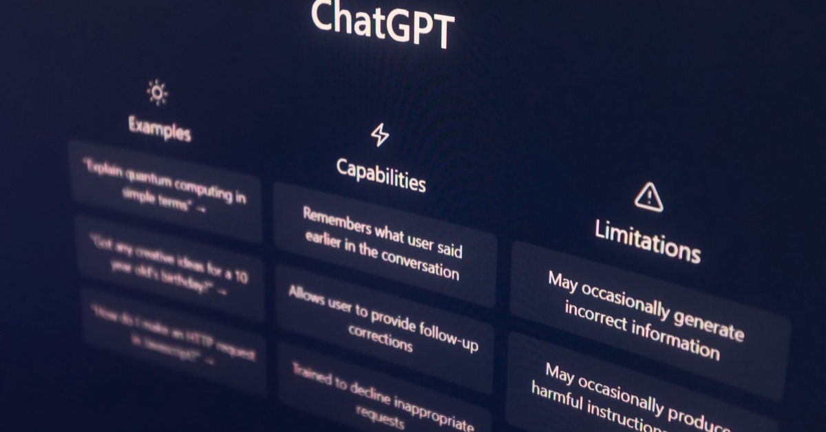 Scherm met een AI-chattoepassing, het soort AI-systeem dat je ook na livegang blijft testen
